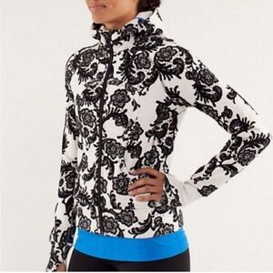 Lululemon Laceoflage Polar Cream Black white Scuba Floral Jacket 4